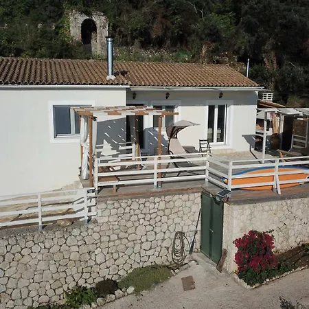 Kalyva , Private Access To A Family Benitses (Corfu)