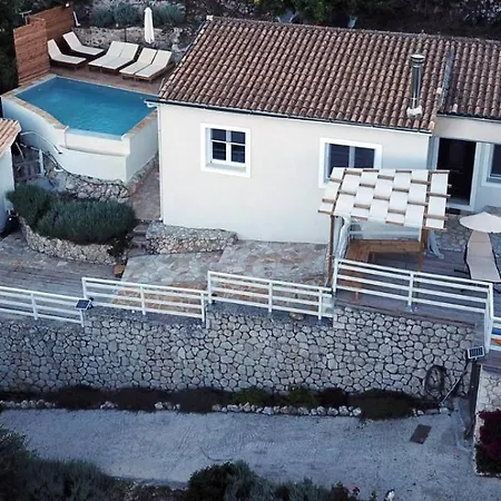 Kalyva , Private Access To A Family