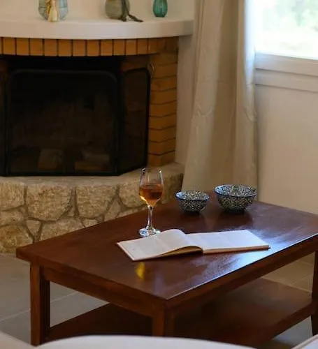 Kalyva Country House, With Private And Pool بيت للعطل بينيتسيس