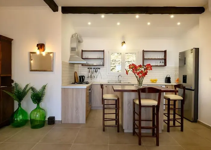 Kalyva Country House, With Private And Pool * بينيتسيس