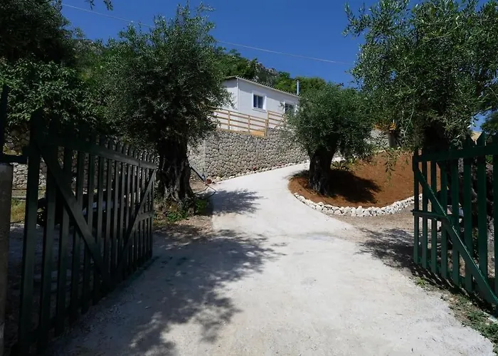 بيت للعطل Kalyva Country House, With Private And Pool بينيتسيس