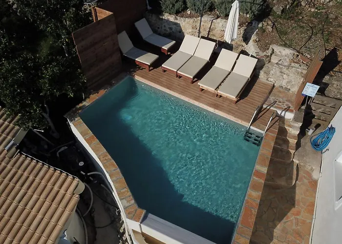 بيت للعطل Kalyva Country House, With Private And Pool
