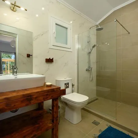 Kalyva , Private Access To A Family Dom wakacyjny *